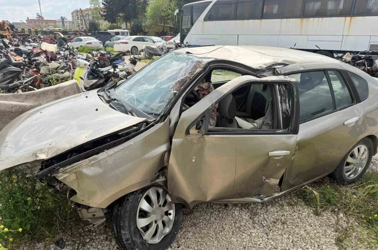 Tarsus’ta feci kaza: 2 ölü, 2 yaralı