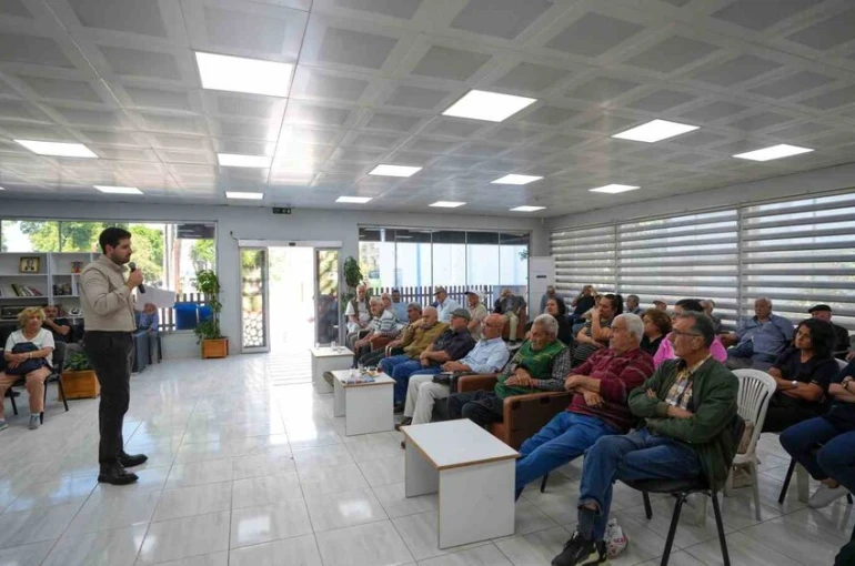 Tarsus’ta yaşlılıkta ruh sağlığı üzerine söyleşi düzenlendi 