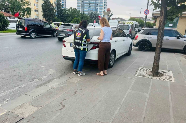 Tartıştığı sürücünün önünde ani fren yaparak gitmesini engelledi