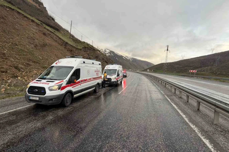 Tatvan’da trafik kazası: 2 yaralı 