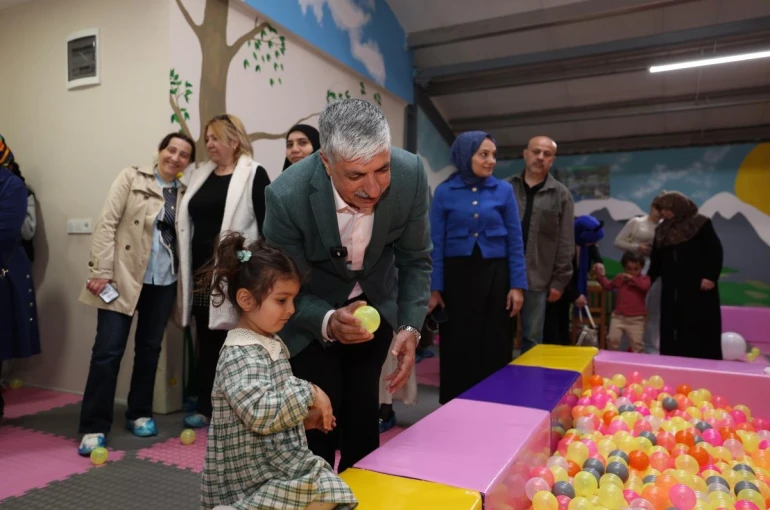 Tavşancıl Çocuk Oyun Evi modern yüzüyle açıldı 
