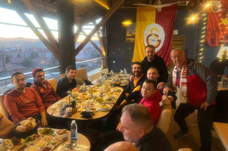 Tavşanlı Galatasaraylılar Derneği üyeleri iftarda buluştu 