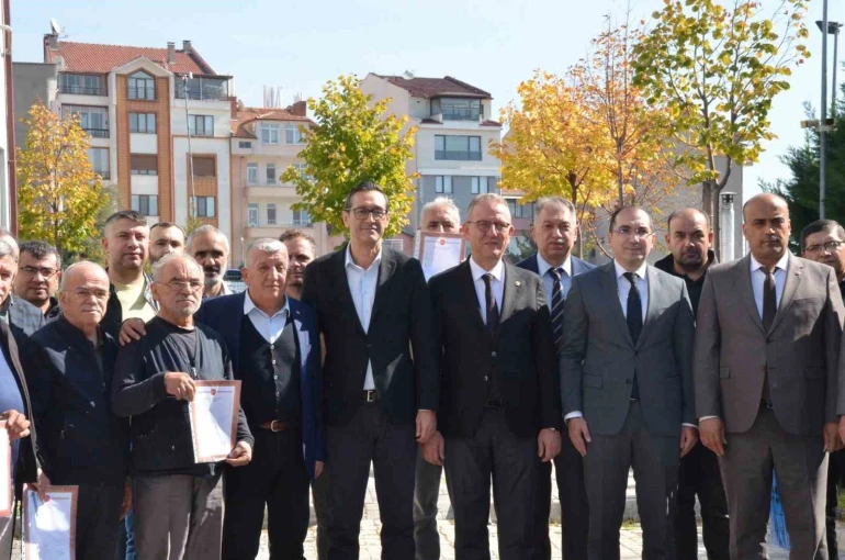 Tavşanlı Küçük Sanayi Sitesi’nde tapu sevinci 