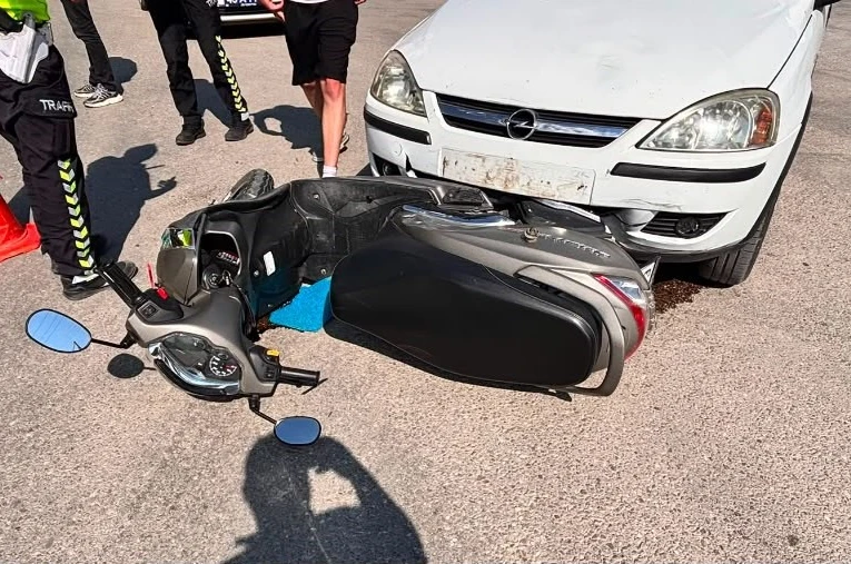 Tavşanlı’da otomobil ile motosiklet çarpıştı: 2 yaralı 