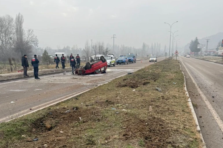 Tavşanlı’da otomobil takla attı: 1 yaralı