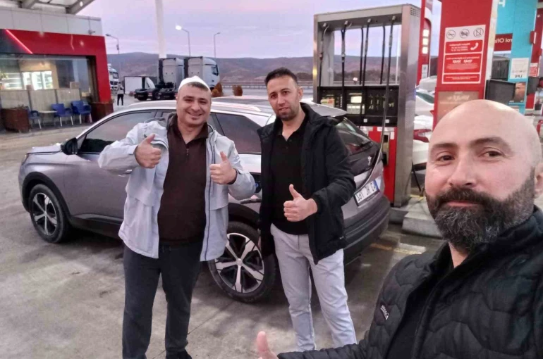 Tavşanlı’dan 3 motosiklet tutkunu esnaf karayolu ile Umre’ye gidiyor 