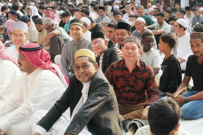 Tayland’da Müslümanlar bayram namazını eda etti 