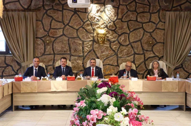 TBMM alt komisyonu İzmir’deki cezaevlerini inceledi 