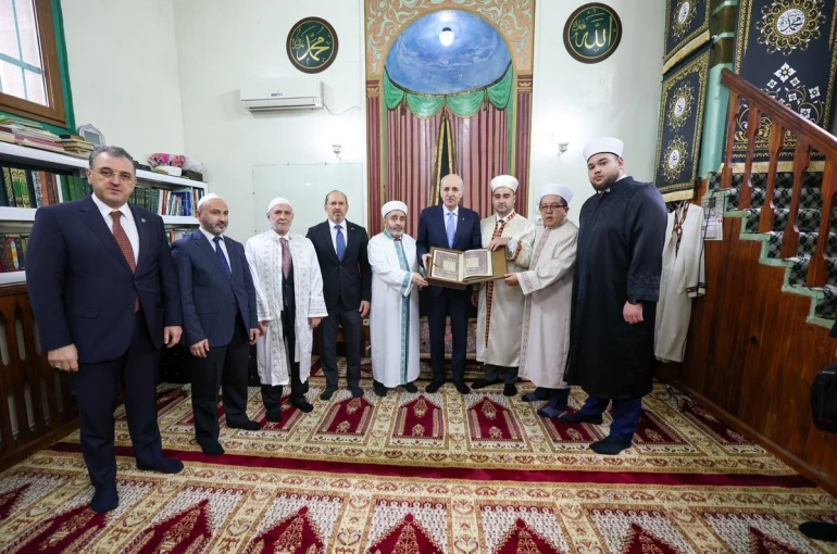 TBMM Başkanı Kurtulmuş’tan Bükreş’te Carol-Hunchiar Camii’ne ziyaret