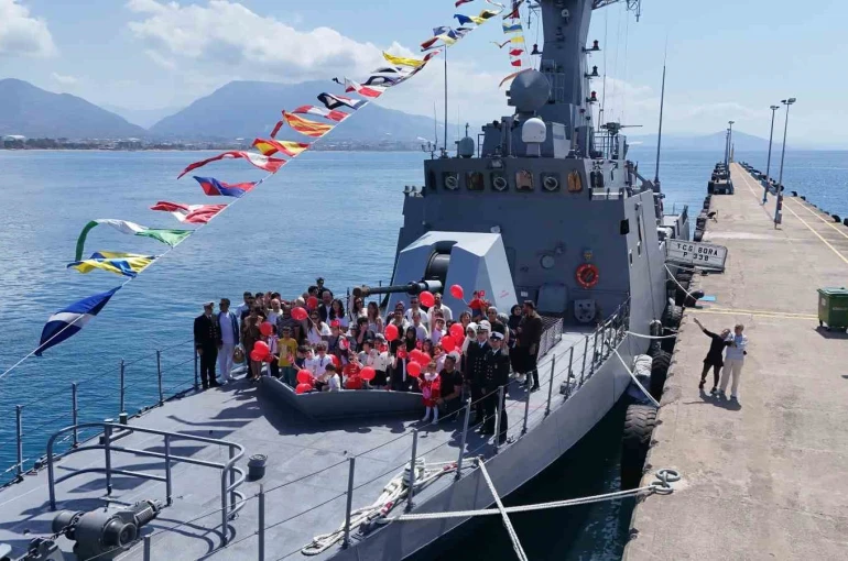 TCG BORA Alanya’da ziyarete açıldı 