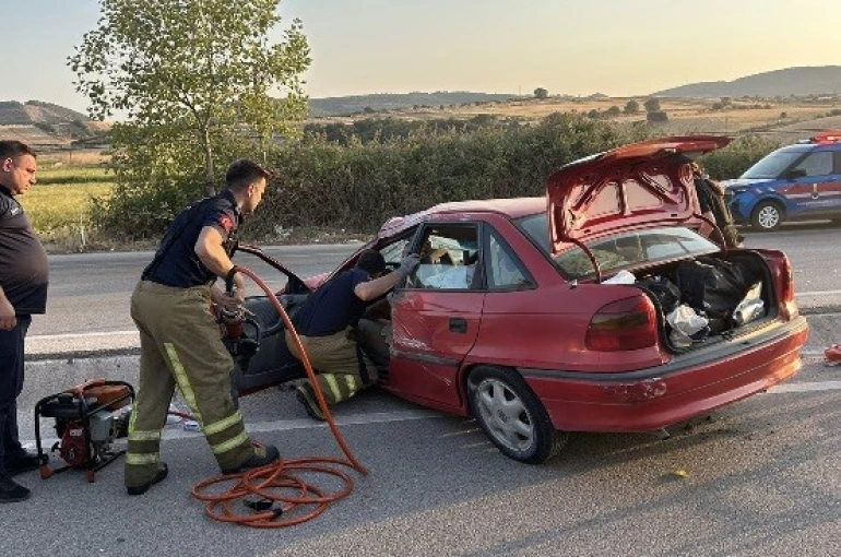 Tek taraflı trafik kazasında 4 kişi yaralandı