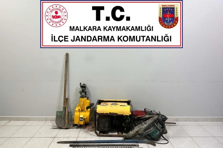 Tekirdağ'da kaçak kazıya suçüstü: 3 şüpheli yakalandı