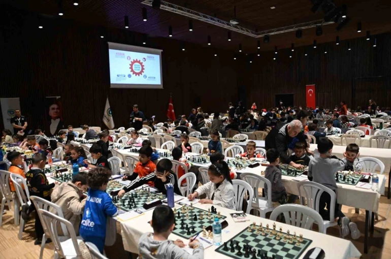 Tekirdağ’da hamleler 23 Nisan için yapıldı, satranç turnuvasında şampiyonlar belirlendi 