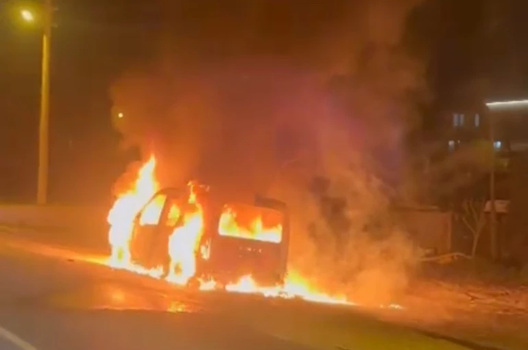 Tekirdağ’da korkutan yangın: Seyir halindeki araç alev topuna döndü 