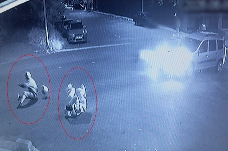 Tekirdağ’da otomobilin çarptığı motosikletten fırladılar 
