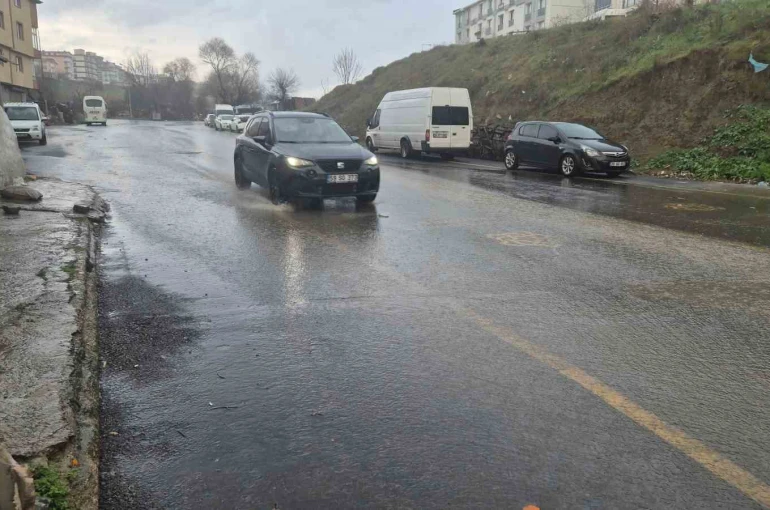 Tekirdağ’da sağanak yağış etkili oluyor 