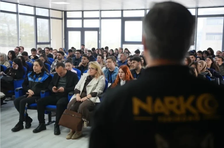 Tekirdağ’da Üniversite öğrencilerine Narko gençlik bilgilendirmesi 