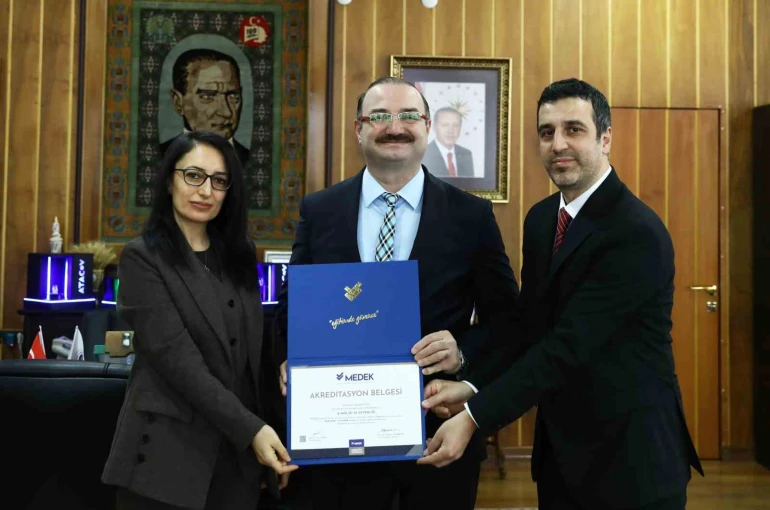 Teknik bilimler MYO programlarına MEDEK akreditasyon belgeleri takdim edildi 