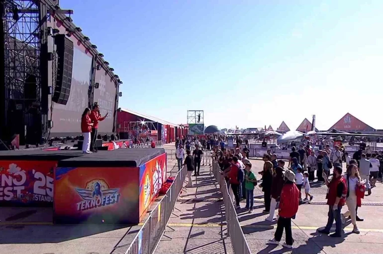 TEKNOFEST İstanbul Atatürk Havalimanı’nda kapılarını ziyaretçilere açtı