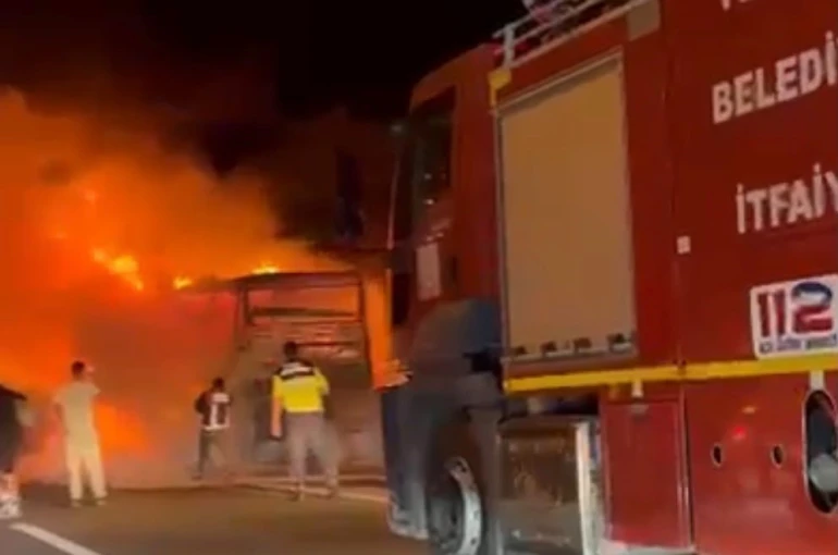 TEM Otoyolu’nda yolcu otobüsü alev topuna döndü
