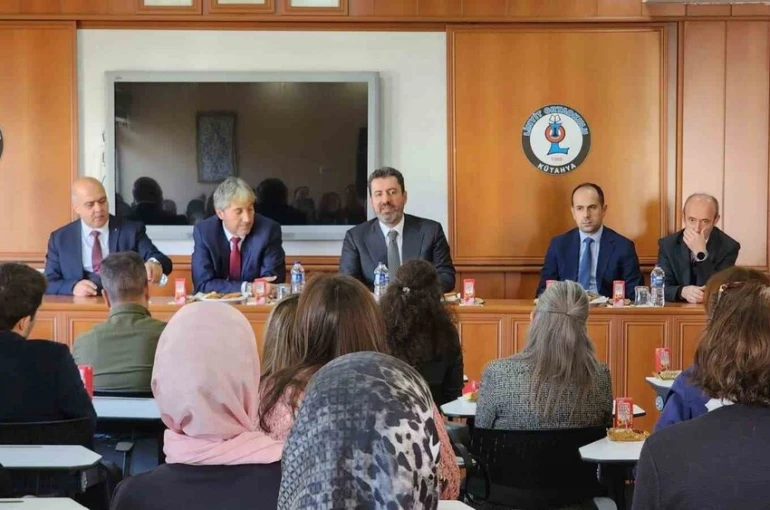 Temel Eğitim Genel Müdürü Savaşçı’nın Kütahya temasları 