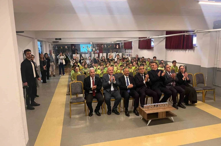 Tepebaşı’nda minik ellerden dev sergi: "Kitaplarla Büyüyen Gelecek" 