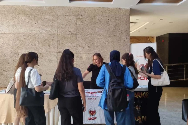 Terör polisi üniversite öğrencilerine terör tuzağını anlattı