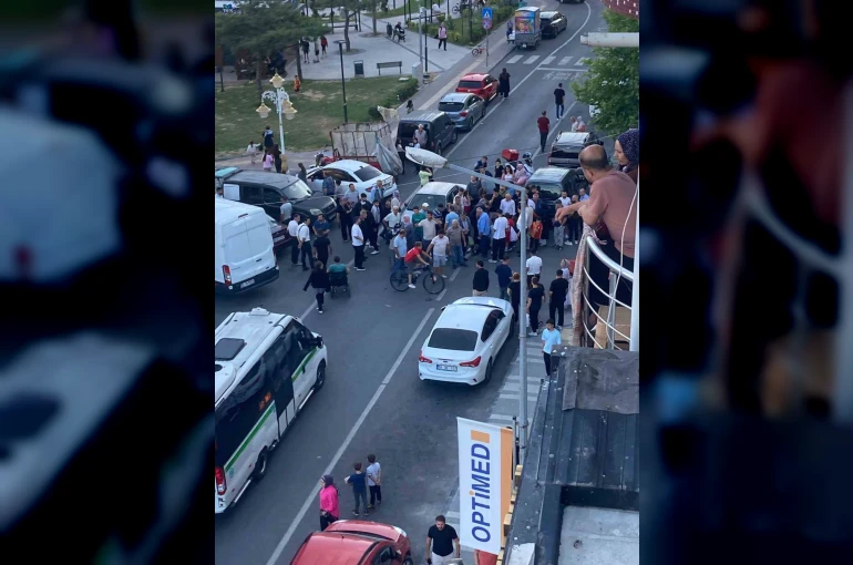 Ters yönden gelen otomobil ile motosiklet çarpıştı: 1 yaralı 