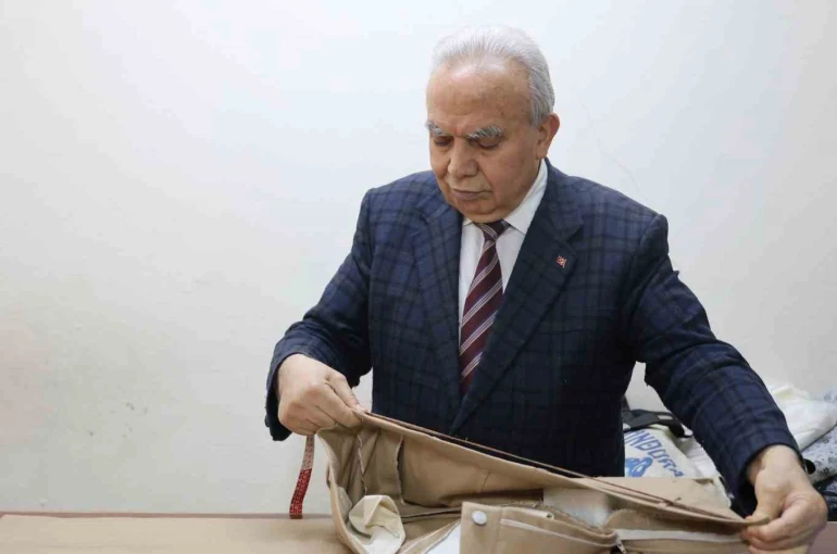 Terziliğe başladığı dükkanda emekli oldu 