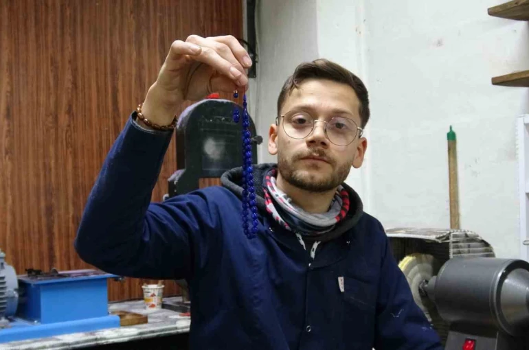 Tespih meraklısı genç hobisini ustalığa dönüştürdü 