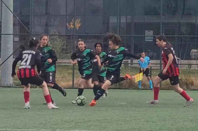 TFF Kadınlar 2. Lig: Vangücü SK: 4 - Kahramanmaraş Anadolu SK: 2 