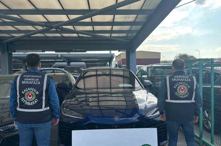 Ticaret Bakanlığı’ndan 288 milyon liralık lüks araç operasyonu 
