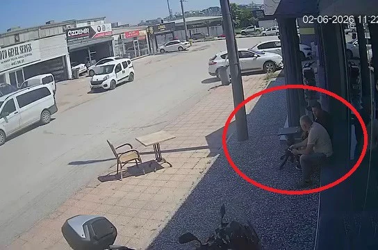 Ticari aracı çalmak isterken meydan dayağı yedi: O anlar kamerada