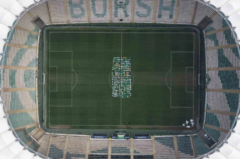 Timsah Arena’da 300 koleksiyonluk formayla dev koreografi