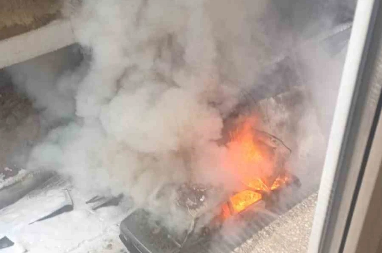 Tofaş araç alevlere teslim oldu 