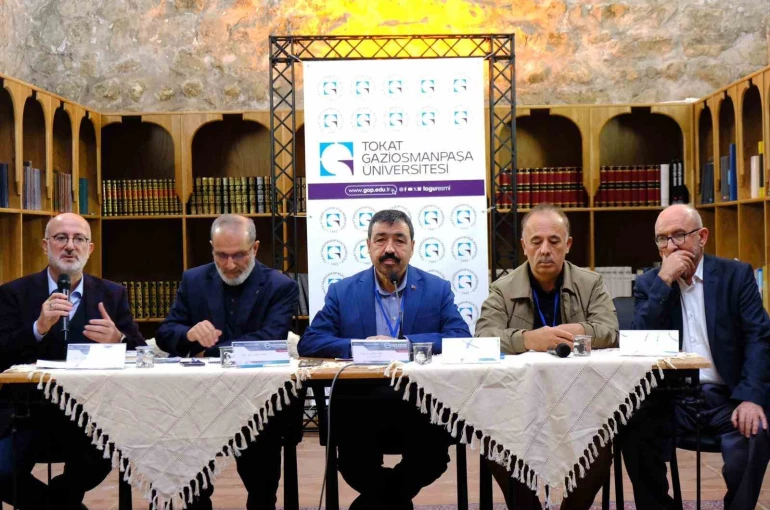 TOGÜ’de İslam hukukunun güncel meseleleri ele alındı 