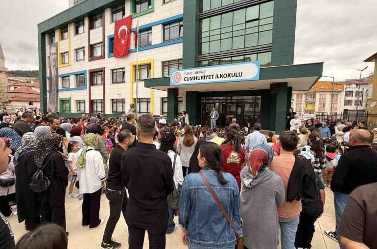 Tokat’ta 93 bin 985 öğrenci öğrenci ders başı yaptı 