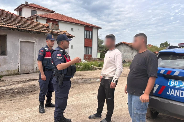 Tokat’ta taşkın riskine karşı vatandaşlar güvenli bölgelere taşındı