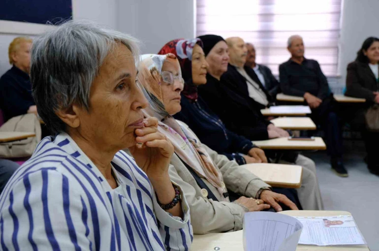 Tokat’ta Tazelenme Üniversitesi öğrencileri için tanışma toplantısı düzenlendi