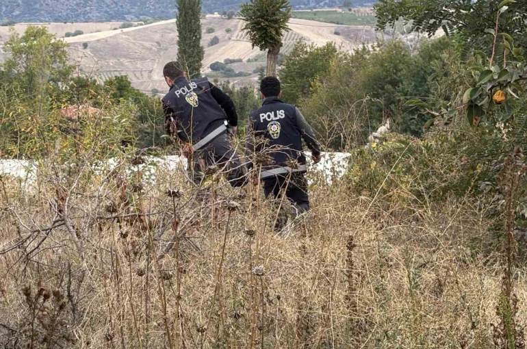 Tokat’ta uygulama noktasında kaçan göçmen konteyner altında yakalandı 