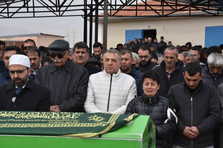 Tomarza Büyükcanlı Mahalle Muhtarı son yolculuğuna uğurlandı 