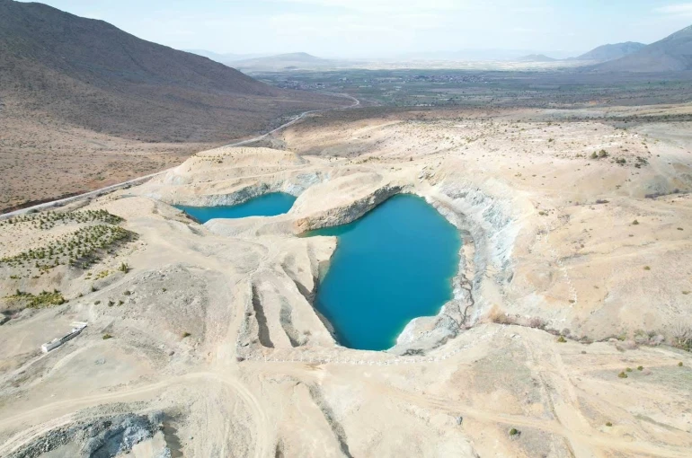 Tomarza’nın doğa harikası Mavi Göl, görenleri etkiliyor 