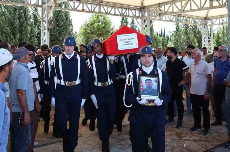 Topçu Er Edip Can Karar, Adıyaman’da son yolculuğuna uğurlandı