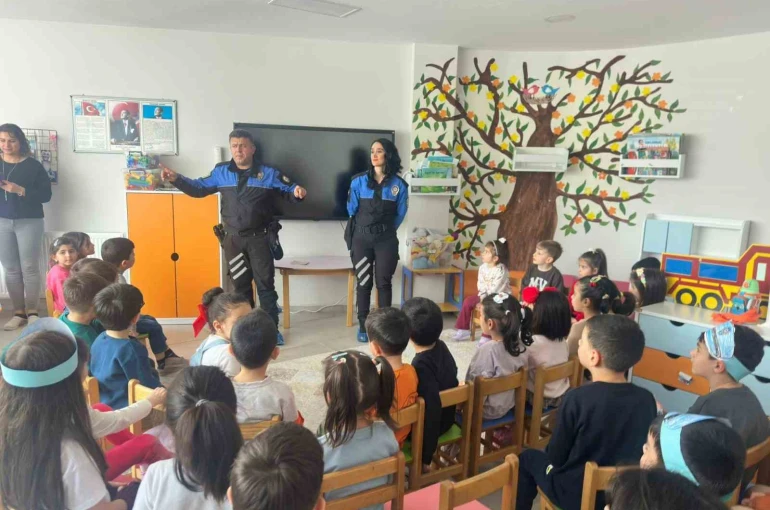 Toplum Destekli Polislikten öğrencilere eğitim 