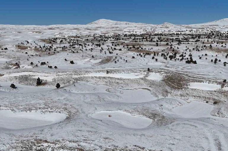 Toroslar ‘da obruklar karla doldu