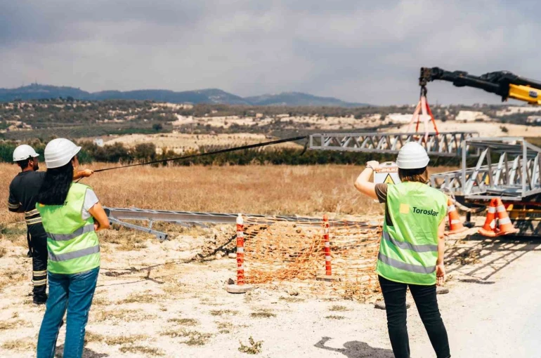 Toroslar EDAŞ, Hatay’da kış hasarlarını fırsata çevirdi 