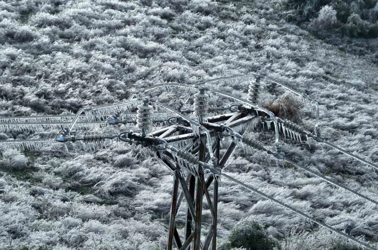 Toroslar EDAŞ’tan Hatay’da zorlu kış koşullarına karşı mücadele 