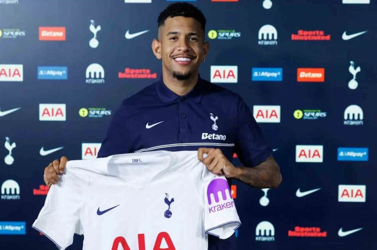 Tottenham, Savinho’yu renklerine bağladı