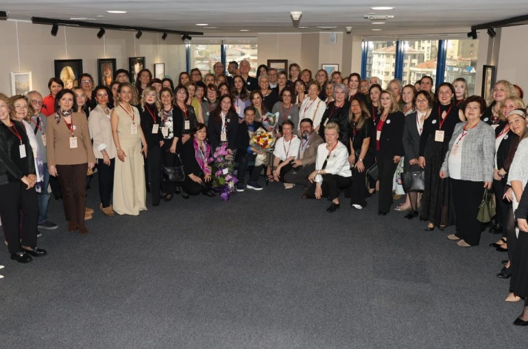 "Toz ve Işık" pastel sergisi kapılarını açtı 