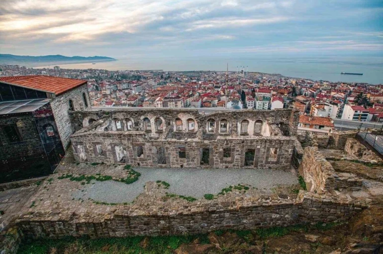 Trabzon’da Atatürk Köşkü, Çal Mağarası, Kızlar Manastırı ve Şehir Müzesi’ne ziyaretçi akını 